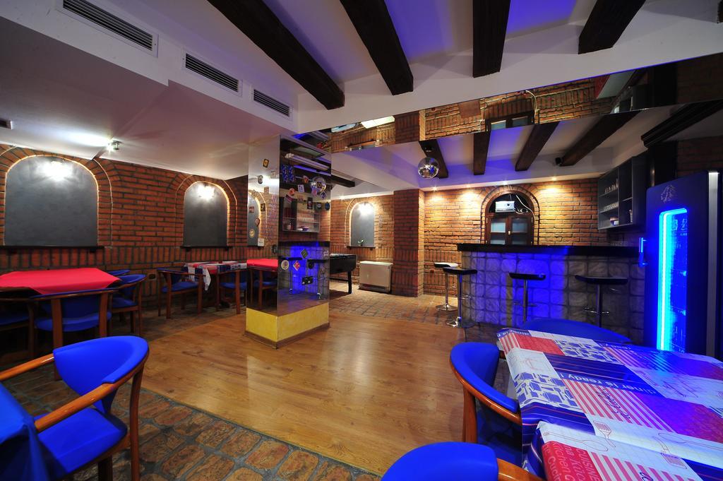Hostel Bed N Beer Belgrado Exterior foto