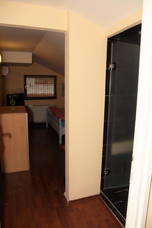 Hostel Bed N Beer Belgrado Exterior foto