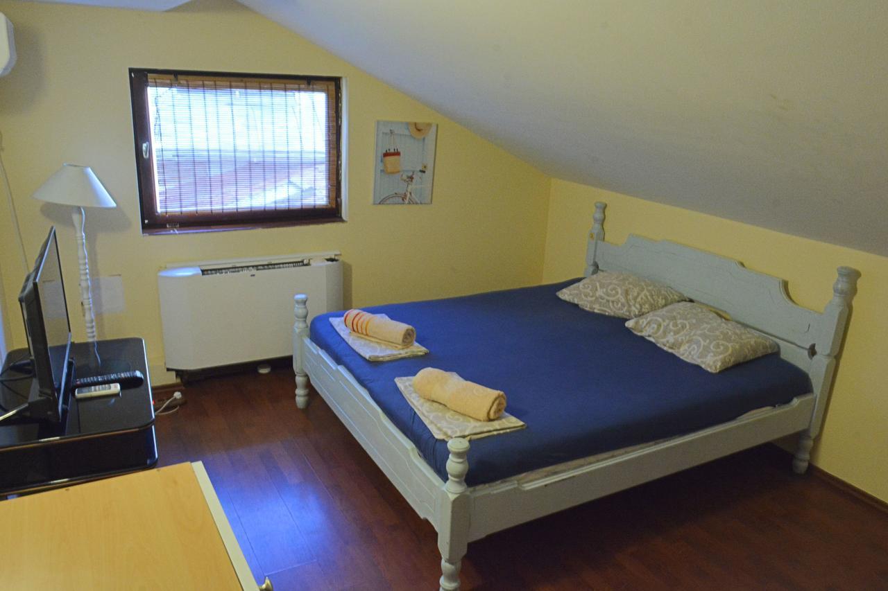 Hostel Bed N Beer Belgrado Exterior foto